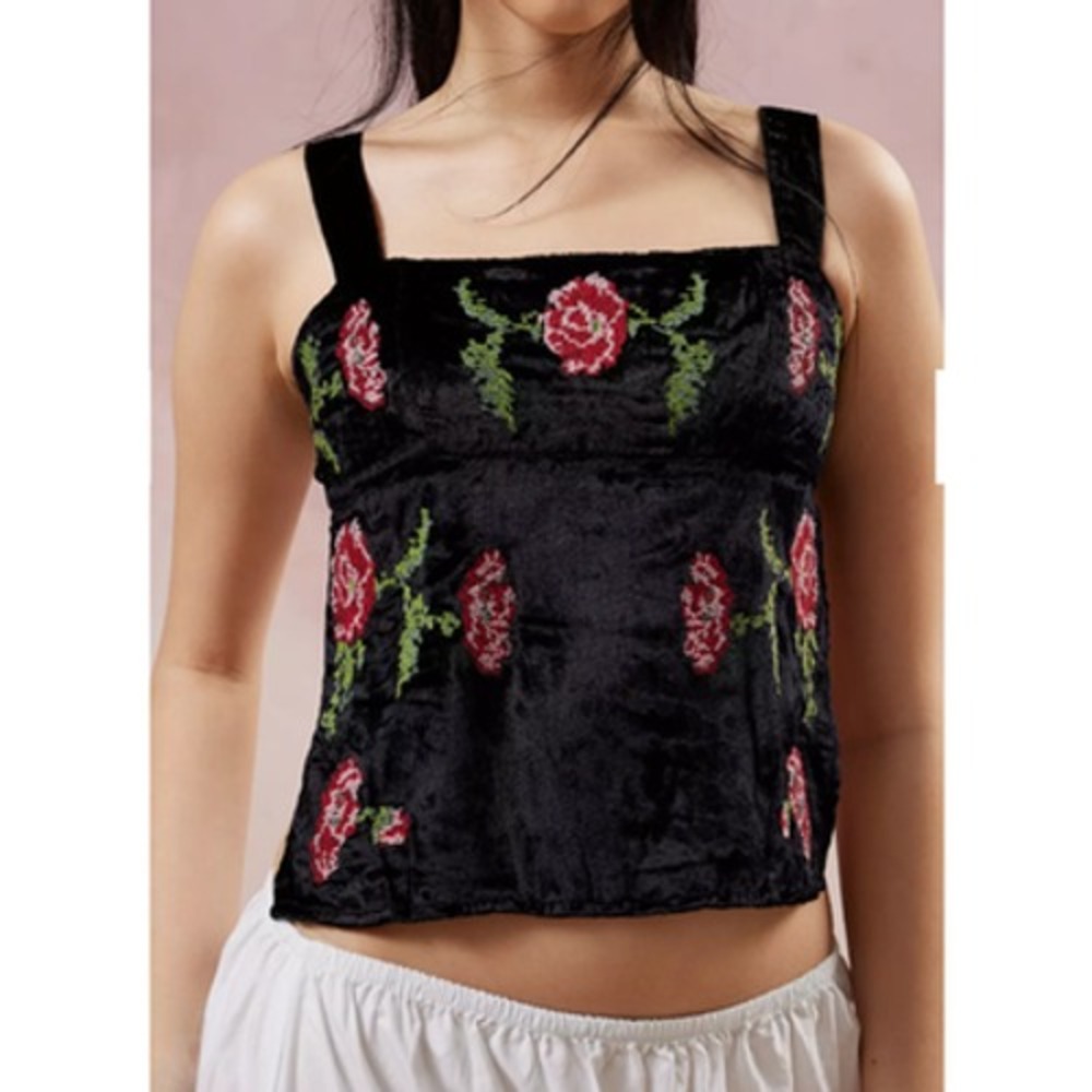 Urban Outfitters Kimchi Blue Jana Velvet Embroidered Top M NEW‎ Festival Boho